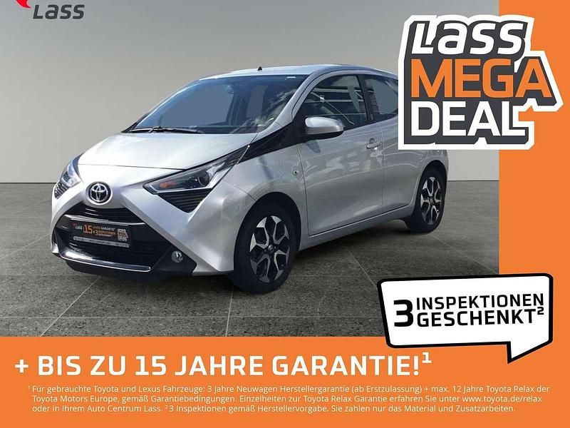 Silber Gebraucht 2021 Toyota Matrix X-play Kleinwagen | 12.980 € (Fairer Preis) - Bild 1/4