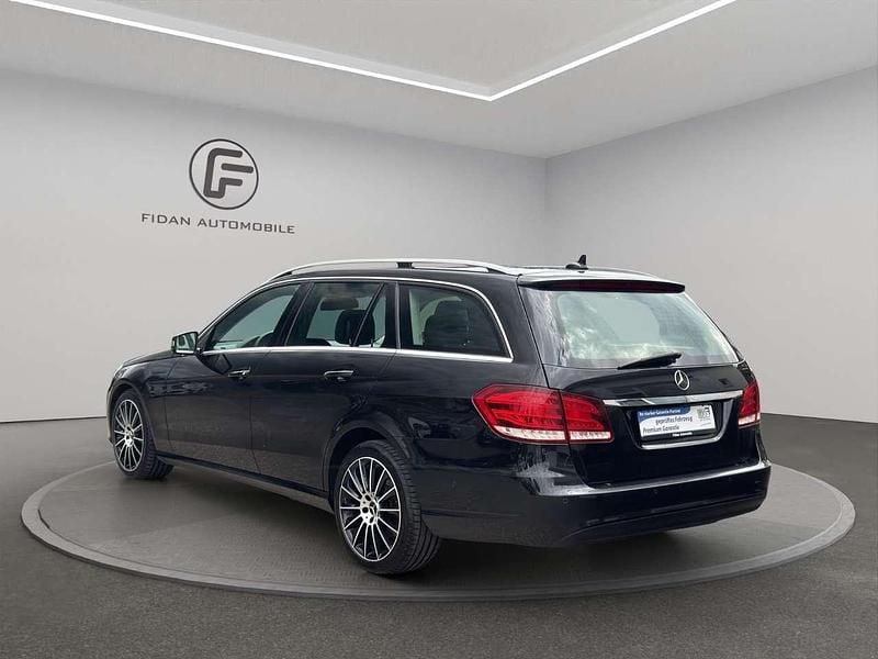 Gebraucht Mercedes E350 252 PS (185 kW) 2013 Obsidianschwarz Kombi