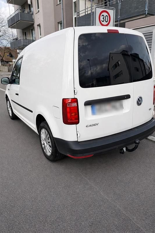 Second-hand VW Caddy 102 CP (75 kW) 2017 Alb Monovolum