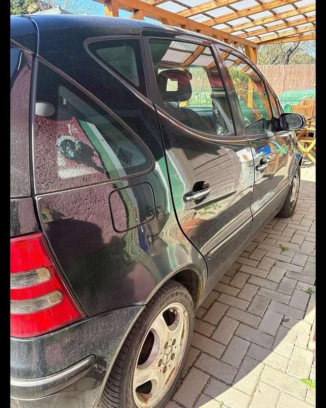Schwarz Gebraucht 2002 Mercedes A170 Classic Limousine | 2.100 € (Fairer Preis) - Bild 1/4