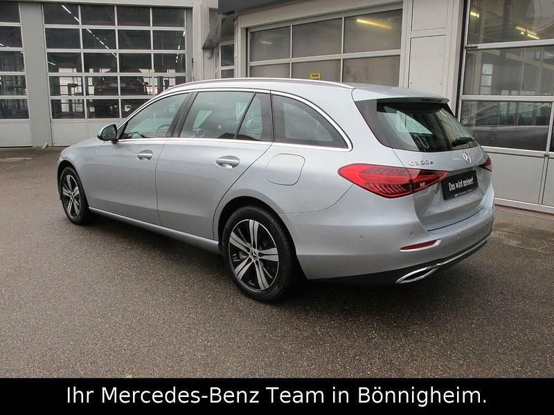 Gebraucht Mercedes C300e 313 PS (230 kW) 2024 Silber Limousine