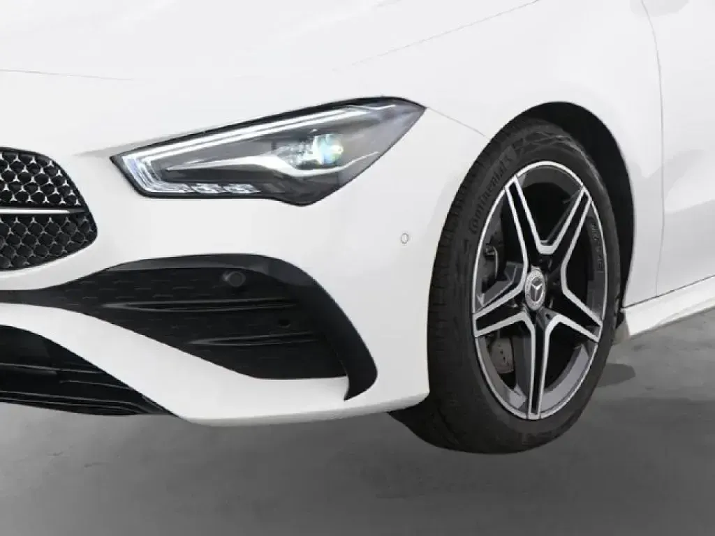 Gebraucht Mercedes CLA220 AMG 190 PS (139 kW) 2025 Weiß Limousine