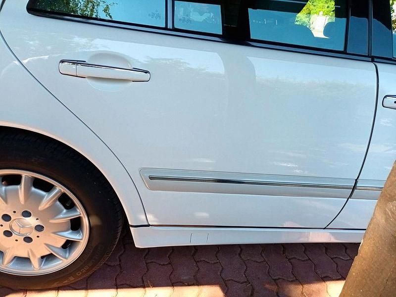 Gebraucht Mercedes E280 Elegance 204 PS (150 kW) 1999 Weiß Limousine