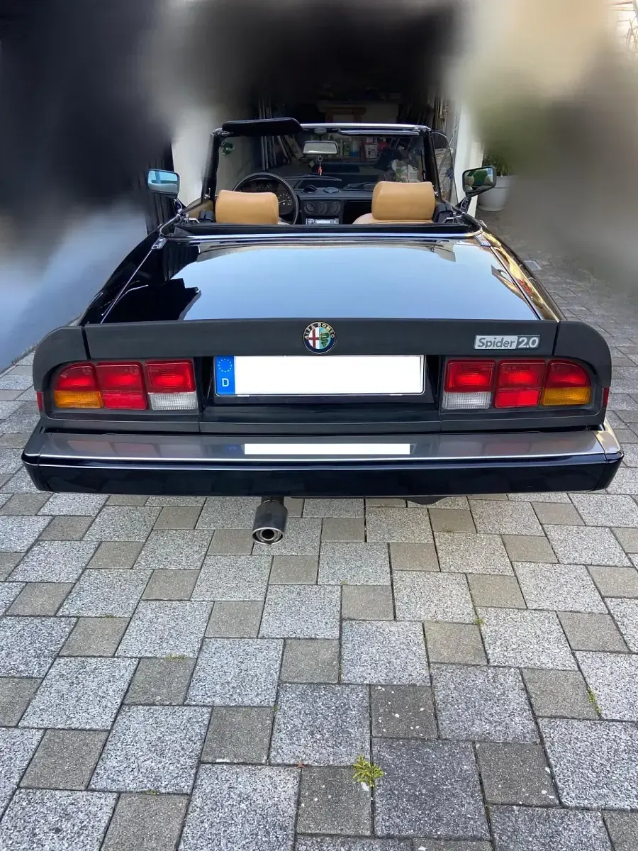 Gebraucht Alfa Romeo Spider 120 PS (88 kW) 1988 Schwarz Cabrio