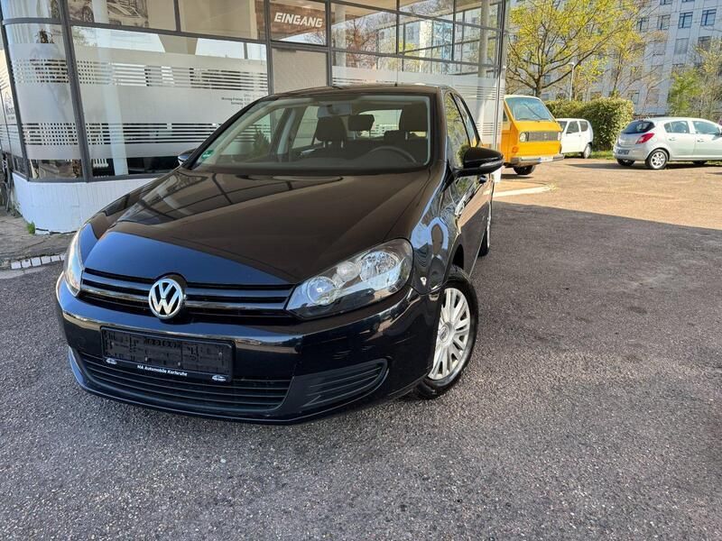 Deep black perleffekt Gebraucht 2009 VW Golf VI Trendline Kleinwagen | 4.600 € (Fairer Preis) - Bild 1/4