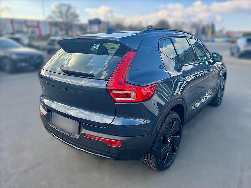 Używany Volvo EX40 Plus 185 kW (252 KM) 2025 Niebieski SUV