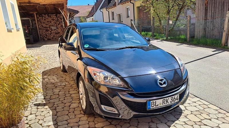 Second-hand Mazda 3 Active 105 CP (77 kW) 2011 Negru Berlinǎ