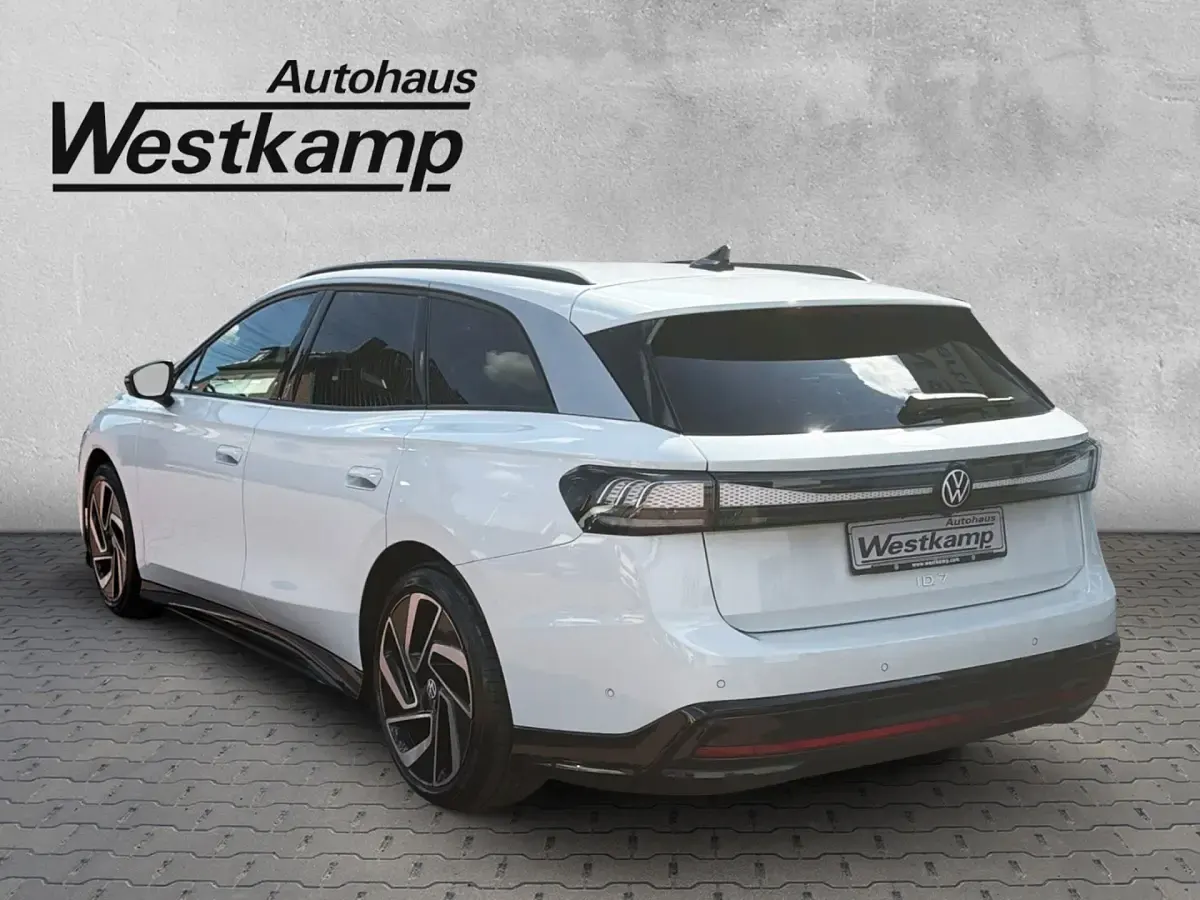 Gebraucht VW ID.7 Pro 210 kW (286 PS) 2024 Gletscherweiß metallic (metallic) Kombi