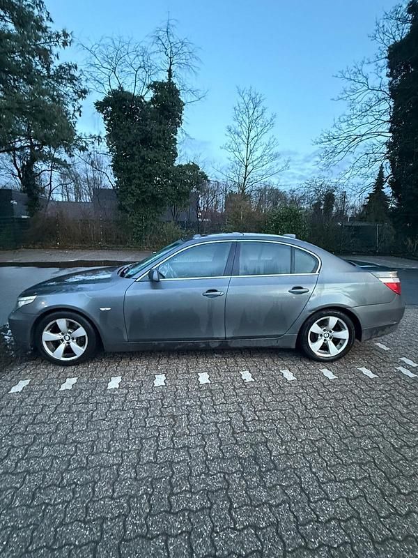 Gebraucht BMW 520 170 PS (125 kW) 2004 Grau Limousine