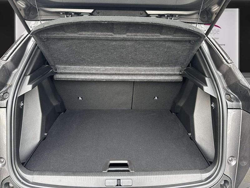 Gebraucht Peugeot 2008 101 PS (74 kW) 2023 Lackierung platiniumgrau/typ SUV