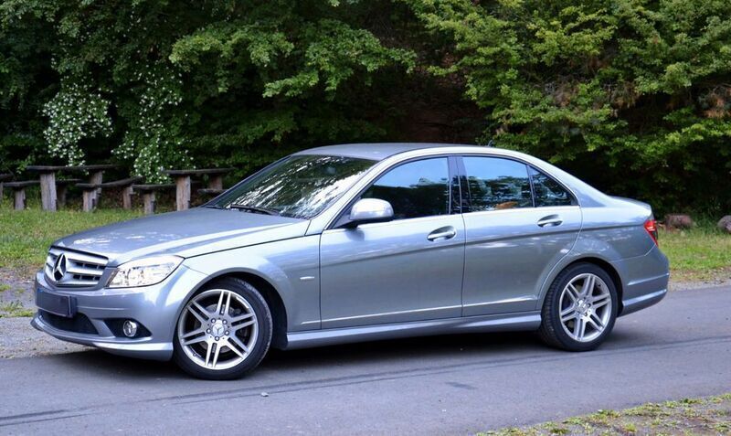 Grau Gebraucht 2007 Mercedes C180 Avantgarde Limousine | 3.850 € (Superpreis) - Bild 1/4