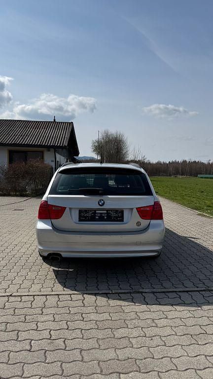 Gebraucht BMW 320 184 PS (135 kW) 2012 Silber Kombi