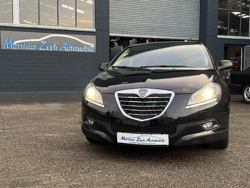 Gebraucht Lancia Delta 120 PS (88 kW) 2011 Schwarz Kleinwagen