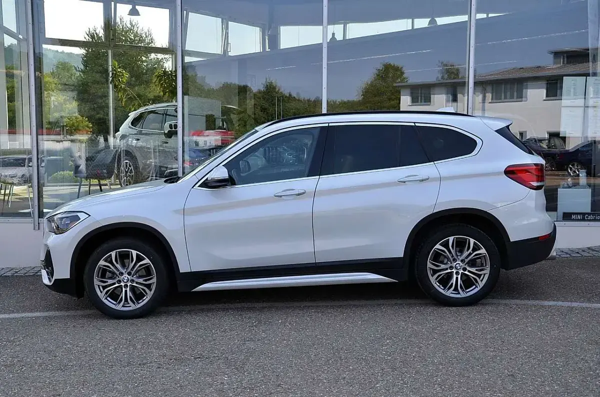 Gebraucht BMW X1 Sport Line 150 PS (110 kW) 2021 Mineralweiss SUV