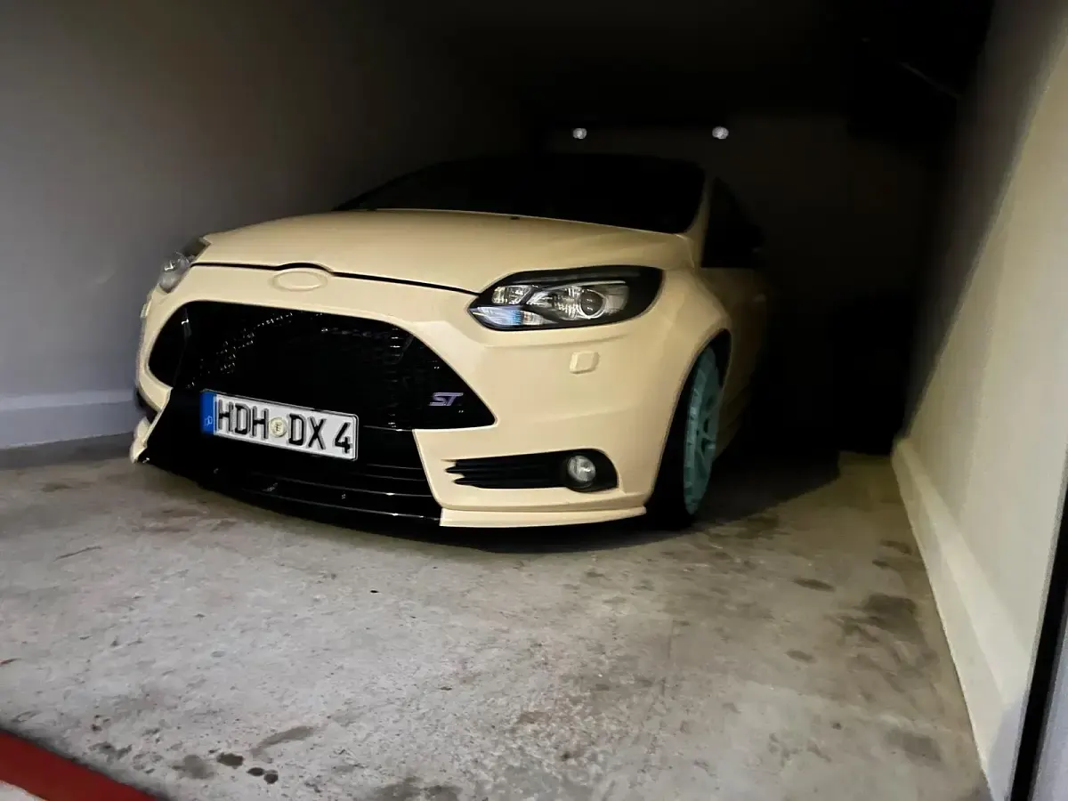 Gebraucht Ford Focus ST 250 PS (183 kW) 2014 Schwarz Limousine