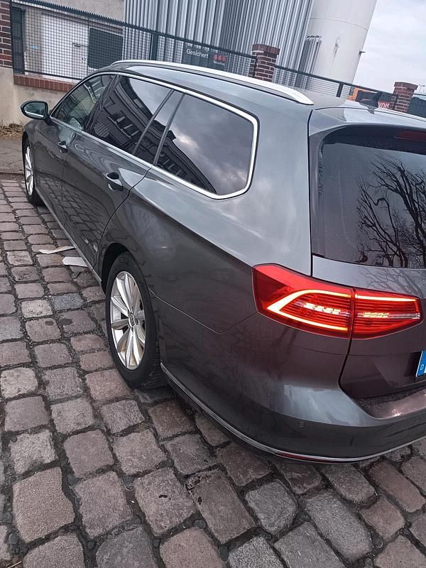 Gebraucht VW Passat 150 PS (110 kW) 2016 Grau Kombi
