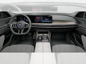 Gebraucht BMW i7 484 kW (659 PS) 2025 Grau (sonderlackierung bmw frozen dark grey ii meta) Limousine