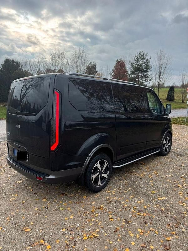 Gebraucht Ford Tourneo Active 170 PS (125 kW) 2023 Schwarz Van / Kleinbus