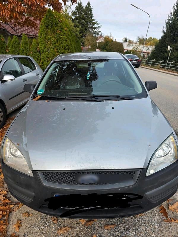 Gebraucht Ford Focus 113 PS (83 kW) 2005 Grau Limousine