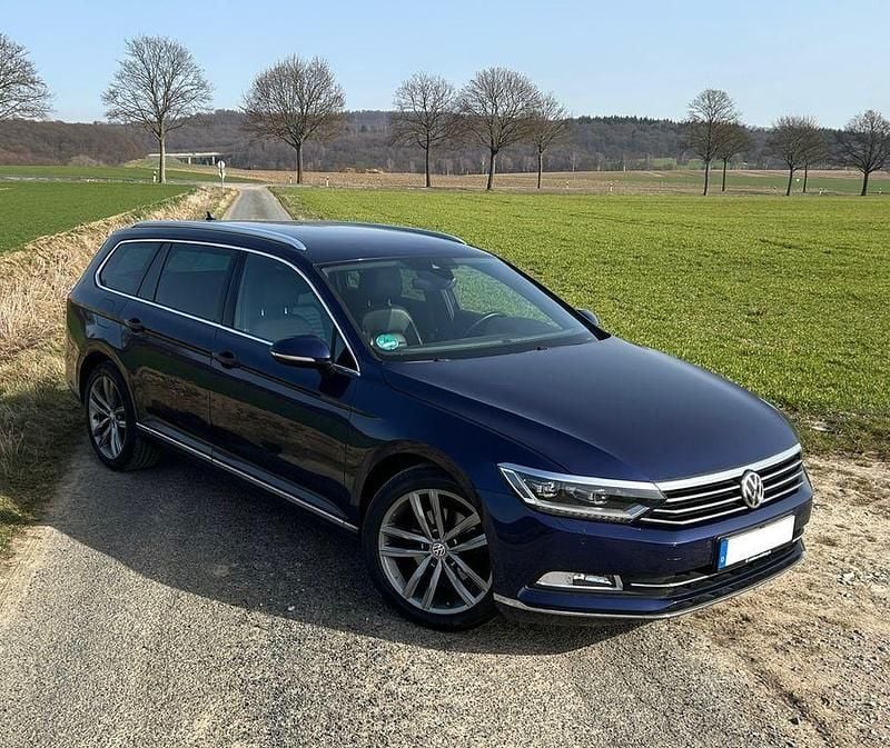 Gebraucht VW Passat Highline 190 PS (139 kW) 2019 Blau Kombi