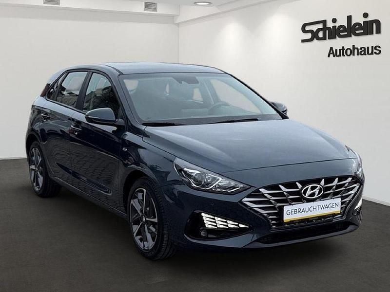 Gebraucht Hyundai i30 Trend 120 PS (88 kW) 2024 Blau Limousine
