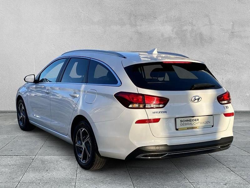 Gebraucht Hyundai i30 Trend 120 PS (88 kW) 2023 Weiß Kombi