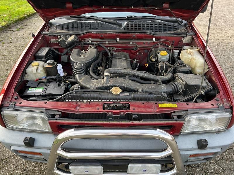 Gebraucht Nissan Terrano 124 PS (91 kW) 1995 Rot SUV