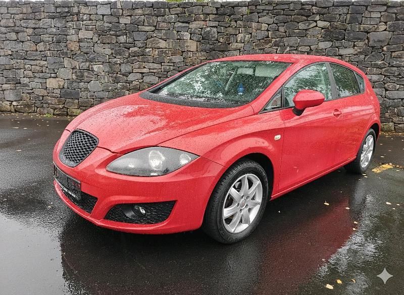 Rot Gebraucht 2010 Seat Leon Ecomotive Limousine | 2.690 € (Guter Preis) - Bild 1/4