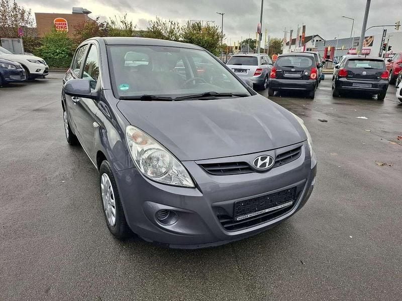 Grau Gebraucht 2012 Hyundai i20 Classic Kleinwagen | 3.499 € (Guter Preis) - Bild 1/4