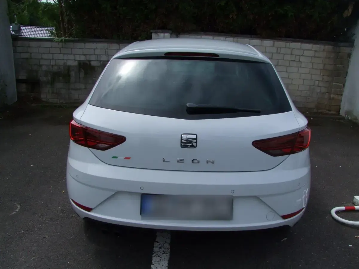 Gebraucht Seat Leon 150 PS (110 kW) 2019 Weiß Limousine