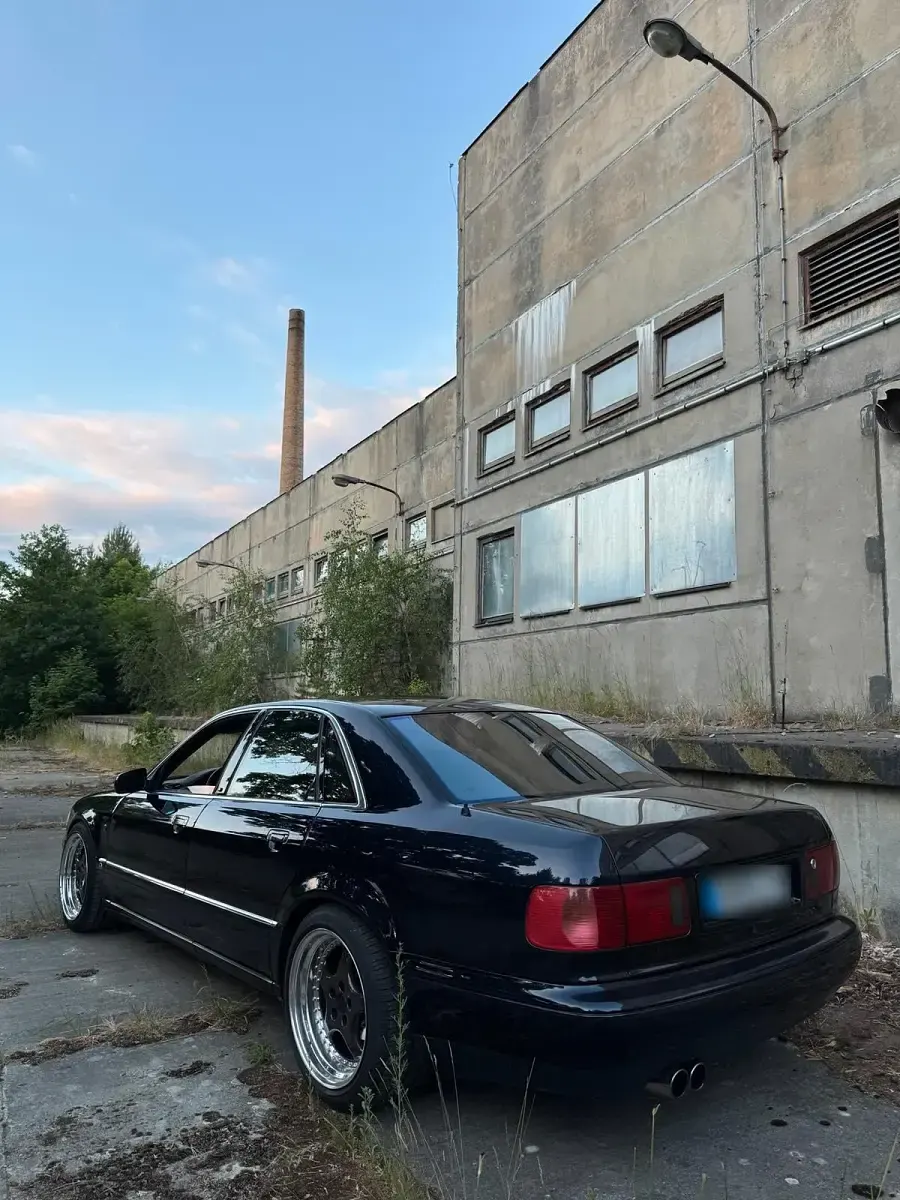 Gebraucht Audi A8 299 PS (219 kW) 1996 Blau Limousine