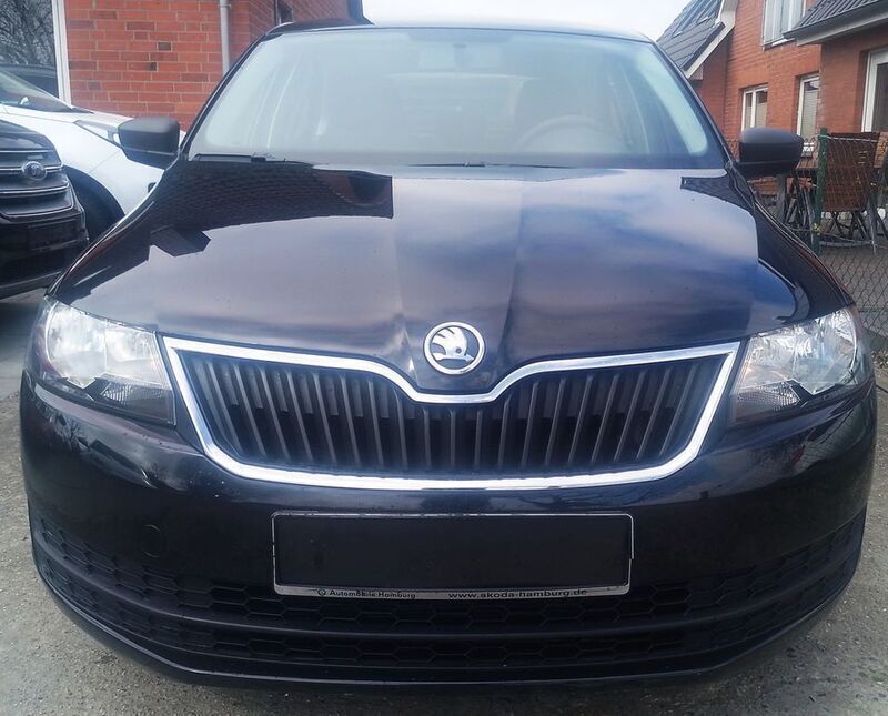 Schwarz Gebraucht 2013 Skoda Rapid Active Limousine | 6.990 € (Fairer Preis) - Bild 1/4