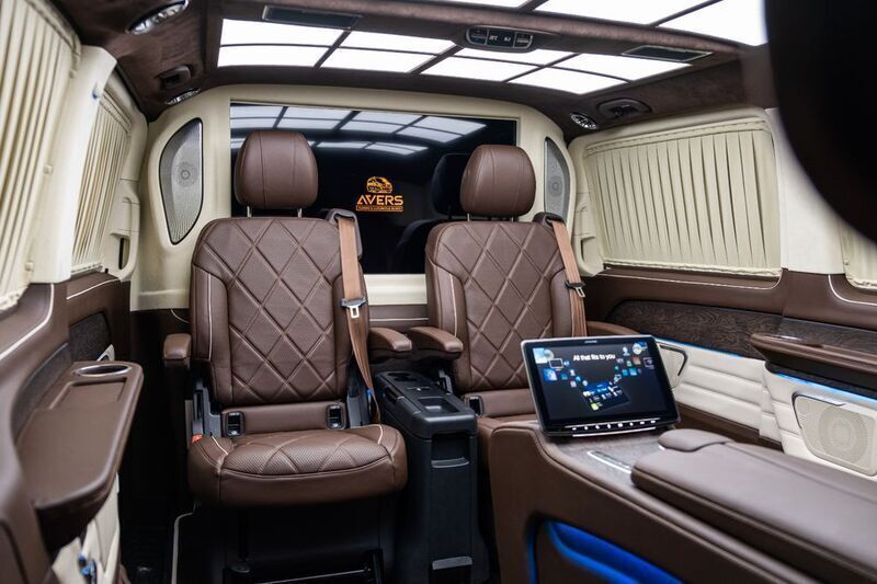 Gebraucht Mercedes V300 237 PS (174 kW) 2024 Schwarz Van / Kleinbus