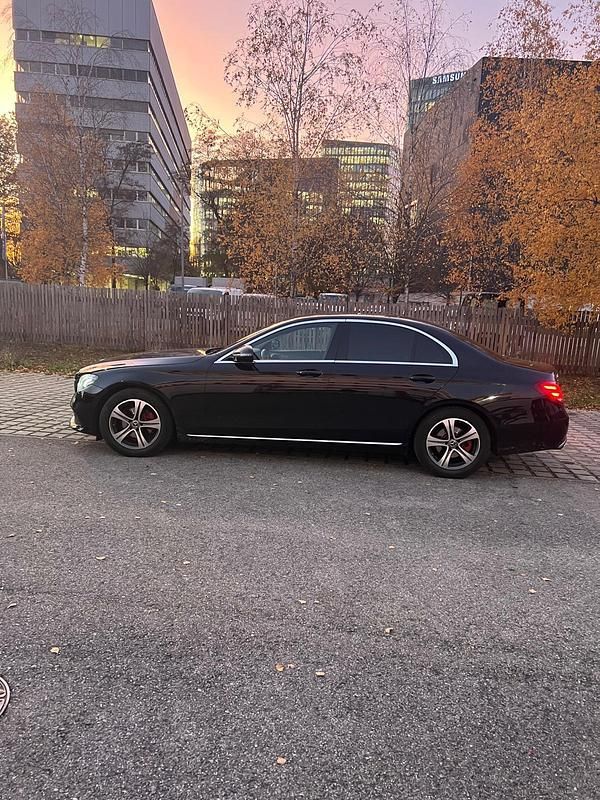 Gebraucht Mercedes E200 Avantgarde 184 PS (135 kW) 2018 Schwarz Limousine