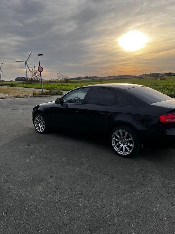 Gebraucht Audi A4 120 PS (88 kW) 2009 Schwarz Limousine