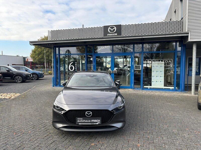 Grau Gebraucht 2020 Mazda 3 Selection Limousine | 19.800 € (Fairer Preis) - Bild 1/4