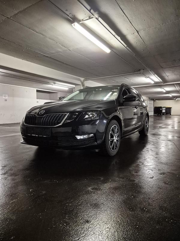 Gebraucht Skoda Octavia Ambition 150 PS (110 kW) 2020 Schwarz Kombi