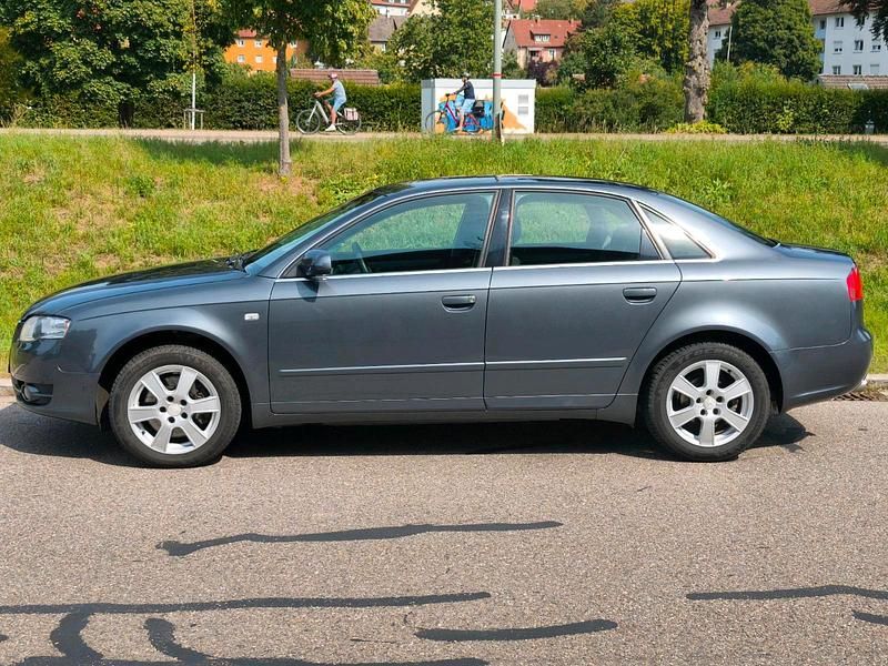Grau Gebraucht 2006 Audi A4 Limousine | 4.250 € (Fairer Preis) - Bild 1/4