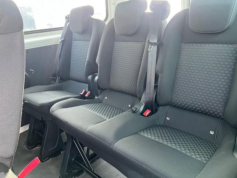 Gebraucht Ford Tourneo 131 PS (96 kW) 2017 Weiß Van / Kleinbus