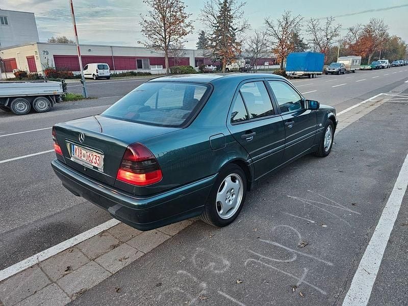 Gebraucht Mercedes C180 122 PS (89 kW) 1999 Grün Limousine