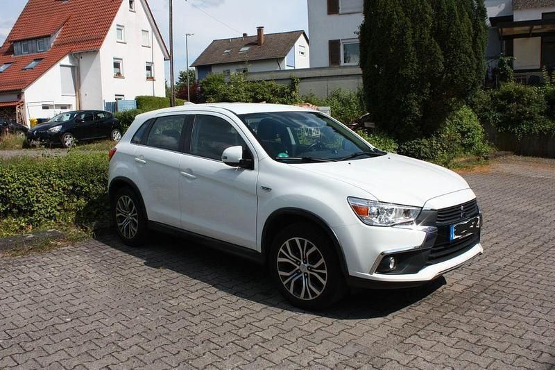 Weiß Gebraucht 2017 Mitsubishi ASX Diamant Edition SUV | 10.225 € (Fairer Preis) - Bild 1/4