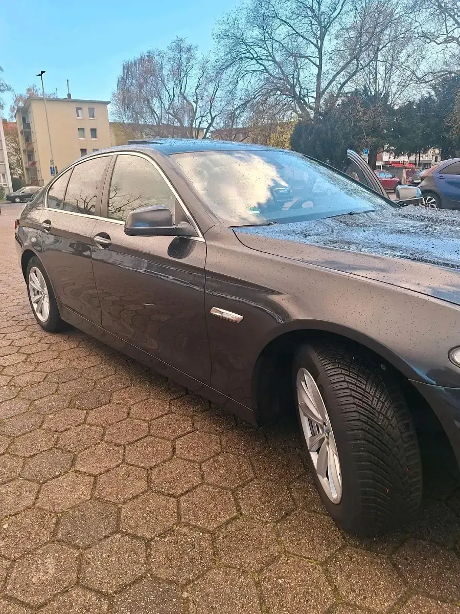Gebraucht BMW 520 184 PS (135 kW) 2013 Schwarz Limousine