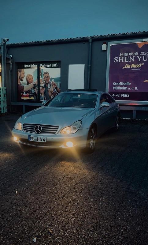 Silber Gebraucht 2005 Mercedes CLS350 Coupé | 5.900 € (Guter Preis) - Bild 1/4