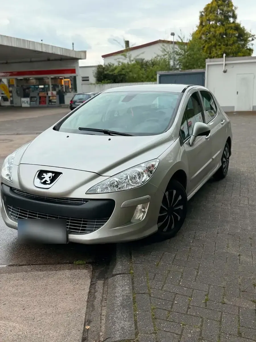 Gebraucht Peugeot 308 105 PS (77 kW) 2010 Silber Kleinwagen