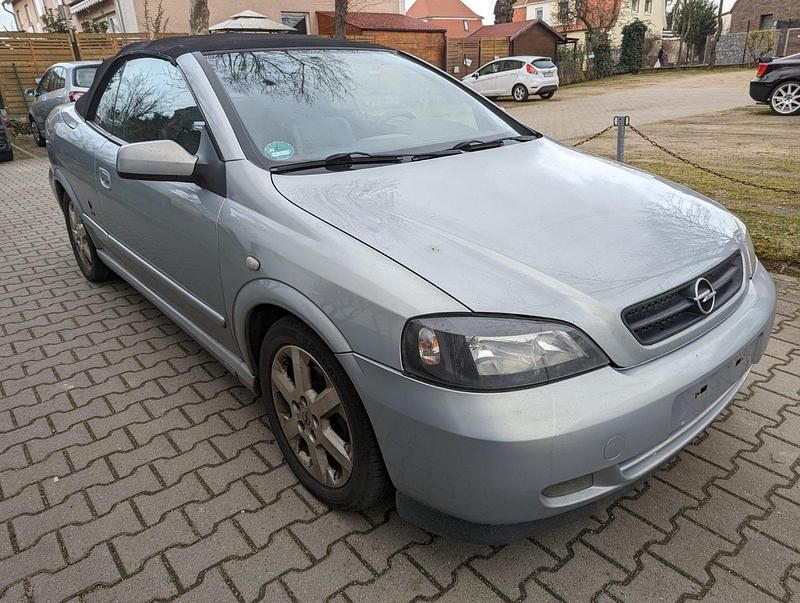 Gebraucht Opel Astra Cabriolet 125 PS (91 kW) 2001 Silber Cabrio