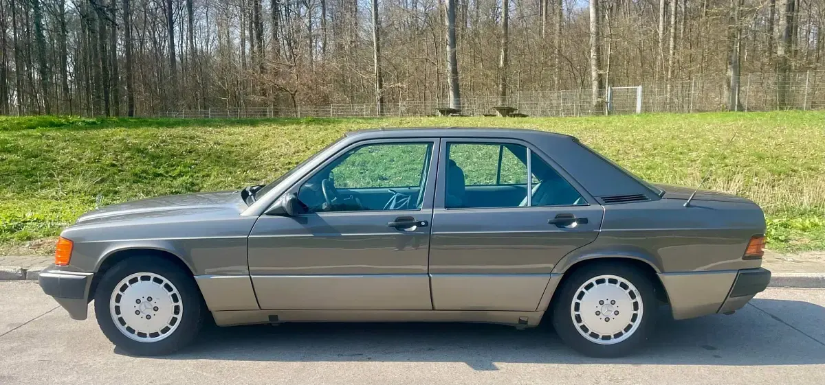 Gebraucht Mercedes 190 94 PS (69 kW) 1990 Andere Limousine