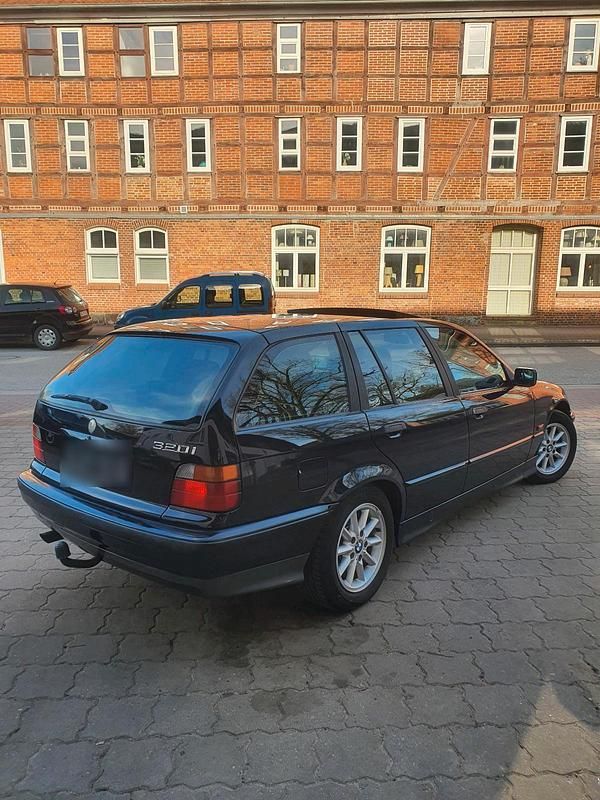Second-hand BMW 320 Basis 150 CP (110 kW) 1996 Break