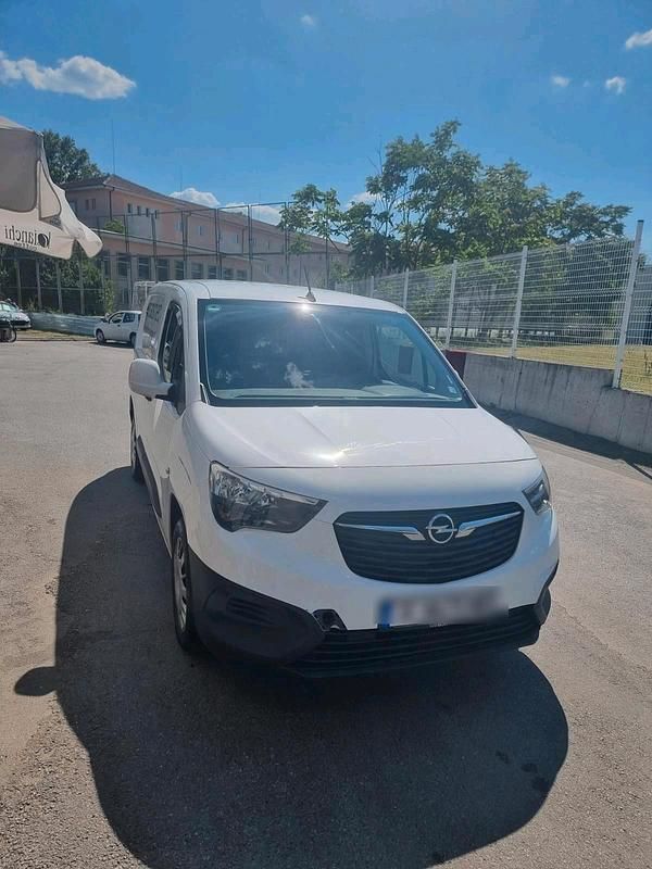 Weiß Gebraucht 2020 Opel Combo Van / Kleinbus | 10.000 € - Bild 1/4