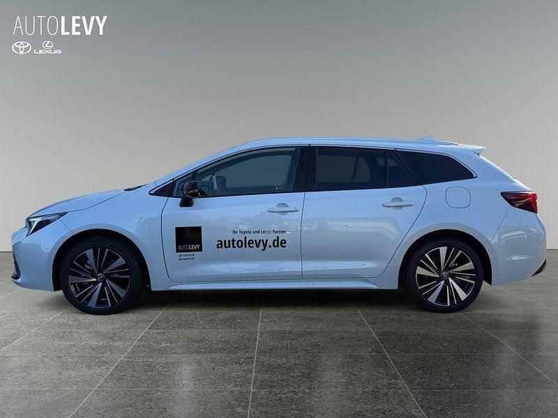 Neu Toyota Corolla 196 PS (144 kW) 2026 Platinum white pearl Kombi