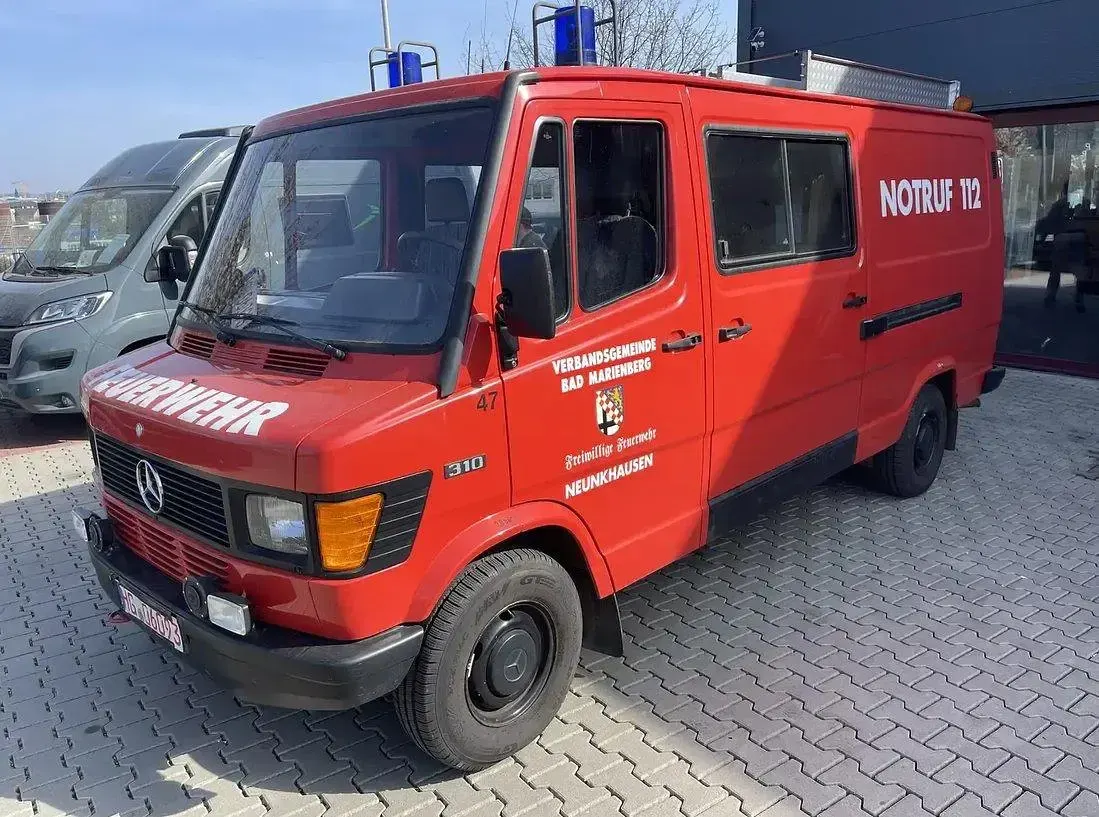 Gebraucht Mercedes T1 105 PS (77 kW) 1993 Rot Van